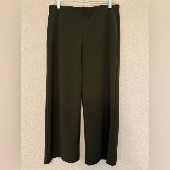 Loft size Medium green wide legged stretchy pants - Picture 1 of 4